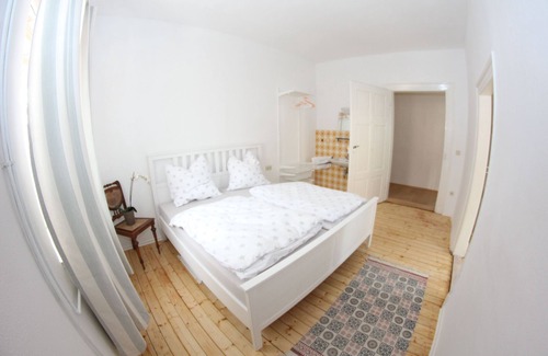 Borken Apartment | Doppelzimmer Hundsburg mit Gemeinschaftsbadezimmer, Max. 3 Personen