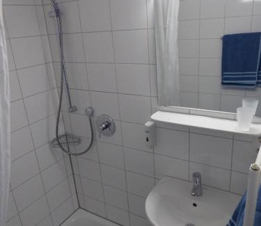 Tuebingen House | Doppelzimmer mit Albblick