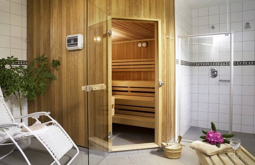 Oberhundem Apartment | Doppelzimmer mit Badezimmer, Garten/stadtblick
