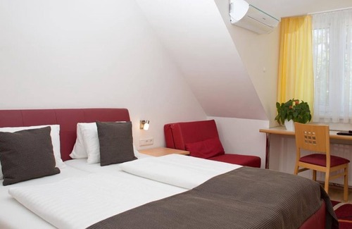 Rust Bed & Breakfast | Doppelzimmer mit Du/wc - Hotel am See Rust