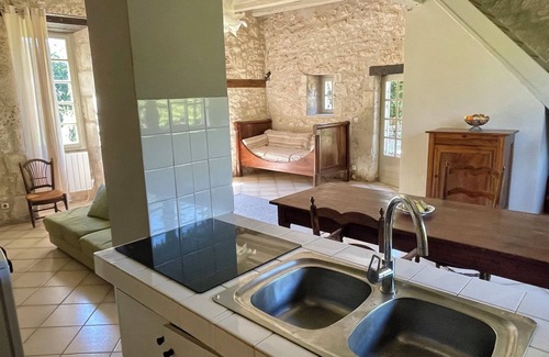 Sigoules House | Dordogne Maison EN Pierre, 6 Chambres, 12 Couchages