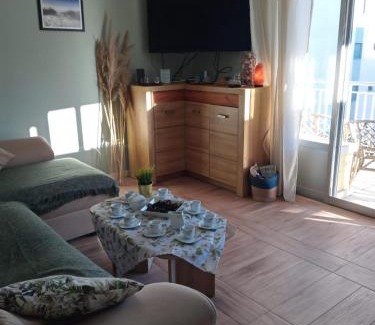 Grao de Gandia Apartment | DOROTHY Apartamento Playa de Gandia con vistas al mar 8 personas