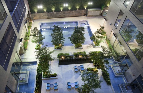 Kwai Chung House | Dorsett Room with twin bed - Free Wifi+Pool+Gym