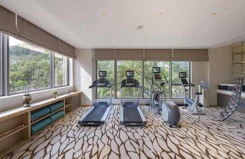 Kwai Chung House | Dorsett Room with twin bed - Free Wifi+Pool+Gym