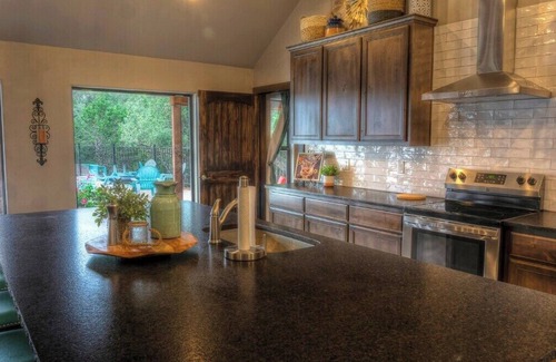 Concan House | Dos Oakes @ Frio Select Rental Homes