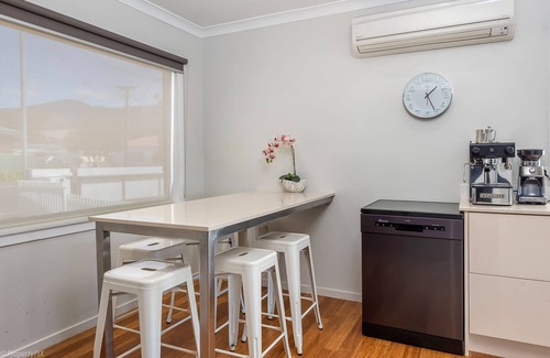 Glenorchy House | DOTTIES HOUSE HOBART