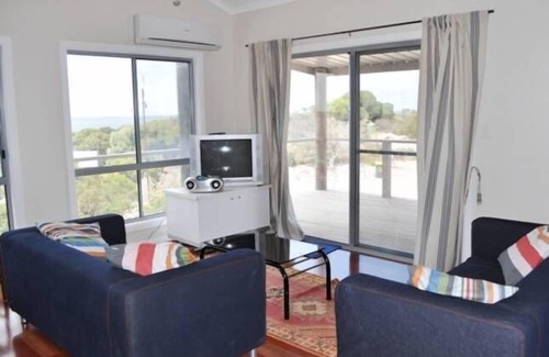 Moorowie House | Double Bay Views (Port Moorowie) - Perfect Family Home In Outstanding Location