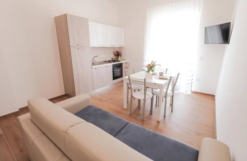 Laureana Cilento Apartment | Double bed and sofa bed