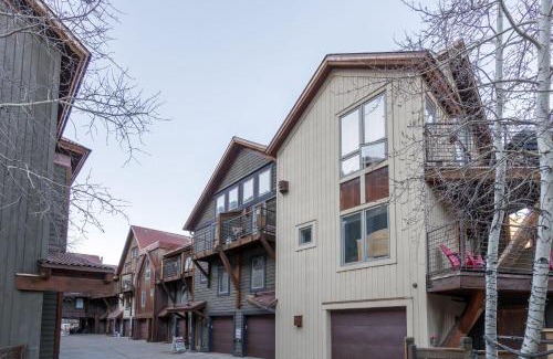Telluride House | Double Diamond 23 by AvantStay Close to Town The Slopes