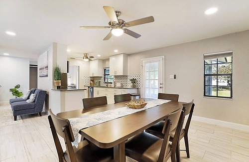Hunt Club House | Double Diamond Rentals - Main House- Serene Sunset Oasis