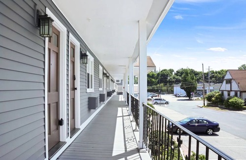 Beverly House | Double Double Suite | The Beverly Hotel | Family-friendly Stay w/Kitchen