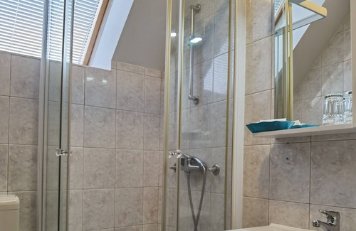 Gornji Grad House | Double or Twin room with balcony and bath 19