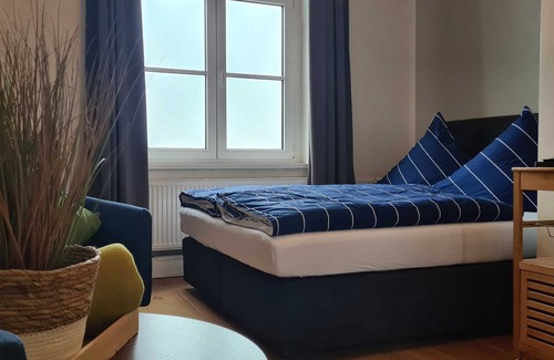 Anklam Apartment | Double room 4 (18-30m², 2pers.), fridge, Smart-TV - Altes Lazarett Gästehaus