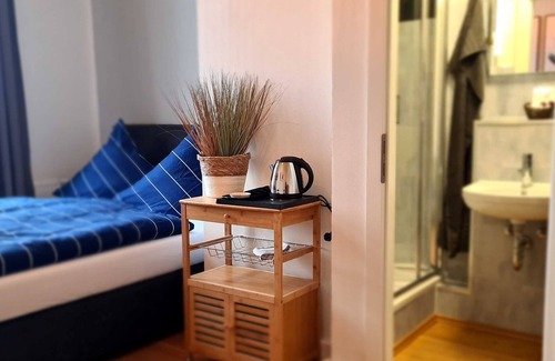 Anklam Apartment | Double room 4 (18-30m², 2pers.), fridge, Smart-TV - Altes Lazarett Gästehaus