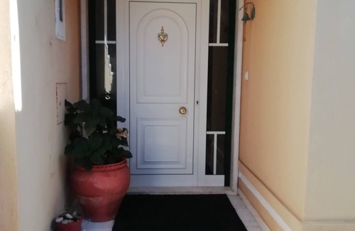 Albarraque Apartment | Double Room 5 In Albarraque, Sintra With Balcony