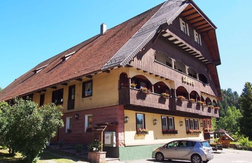 Tennenbronn Apartment | Double room 5 with shower and WC