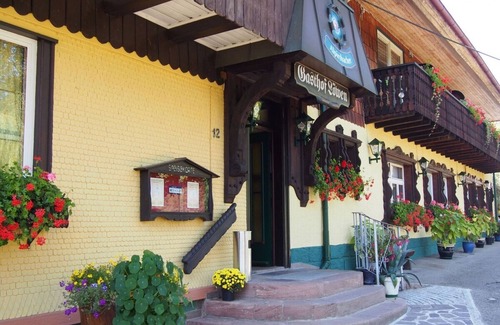Tennenbronn Apartment | Double room 5 with shower and WC