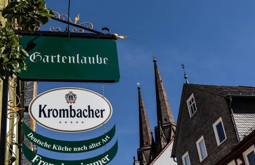 Marburg Apartment | Double room 8 with bathroom in the hallway - Gartenlaube Marburg