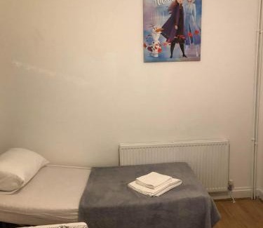 Plumstead House | Double Room Central Location 2