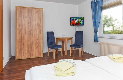 Altharlingersiel House | Double room D - Huus an't Deep in Altharlingersiel