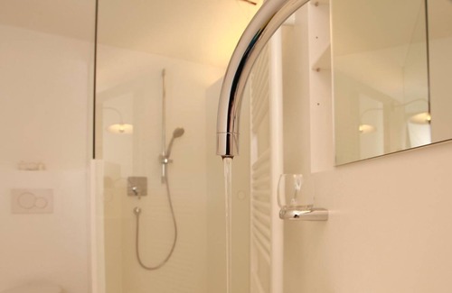 Riezlern Apartment | Double room Deluxe "Summit space" WHITE - Landhaus Bromm