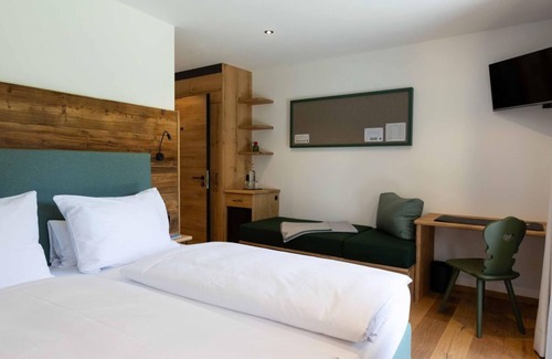 Gaißach House | Double room easy - Hotel and Landgasthof Zachschuster