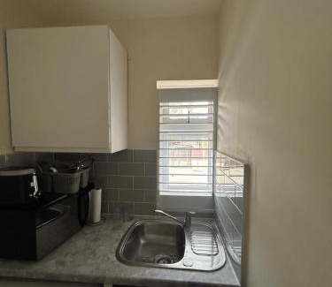 Heathfield Apartment | Double Room Ensuite in Croydon Family Home