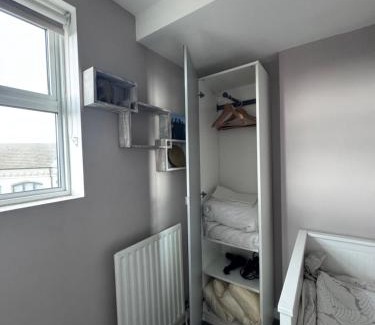 Kentish Town House | Double room in London Penthouse Homestay