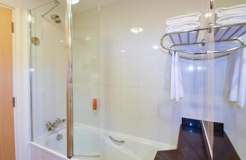 Capital Centre Apartment | Double Room Near Centro Capital Center