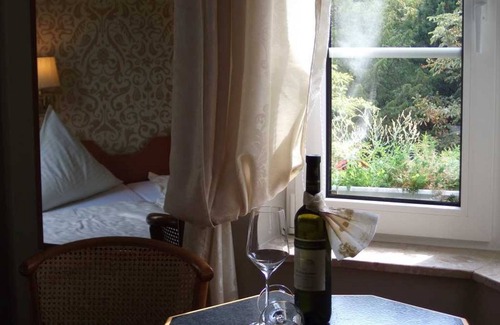 Ortslage Trotha Hotel | Double room - Pension, Café & Restaurant Am Krähenberg (Hotel)