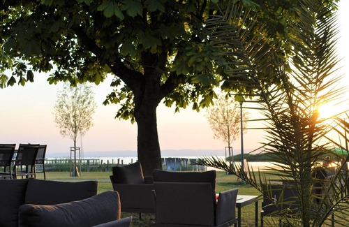 Podersdorf am See House | Double room with side view. Lake view, without balcony - Seehotel Herlinde