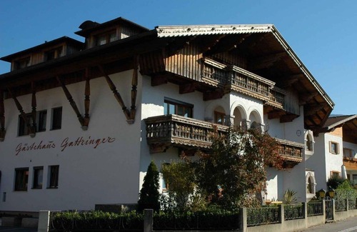 Kematen in Tirol Apartment | Double room with shower or bath, WC - Private room Waltraud Gattringer