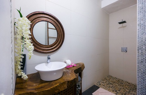 Torio House | Double room with ocean view and balcony | Beachfront Boutique Hotel & Pool