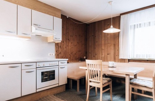 Mellau Apartment | Double room with balcony - Gästehaus Apartments Lässer