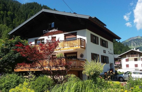 Au Apartment | Double Room with Balcony - Haus Diedamsblick