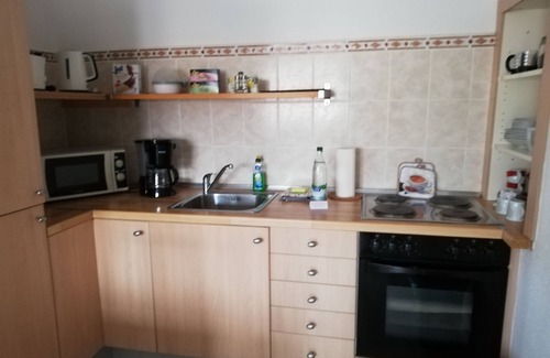 Mucheln Apartment | Double room with kitchen area