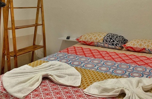 Aldeota House | Double room with private bathroom, Wi-Fi, air conditioning and TV.