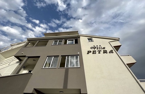 Neum Apartment | Double Room with Sea View and Balcony