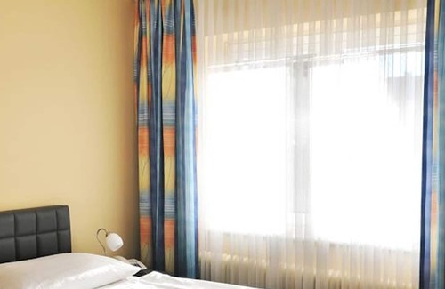 Schallmoos House | Double room with shower, toilet - Ganslhof, hotel
