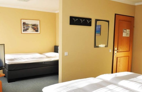 Schallmoos House | Double room with shower, toilet - Ganslhof, hotel