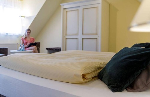 Heldenbergen Apartment | Double room with shower and WC