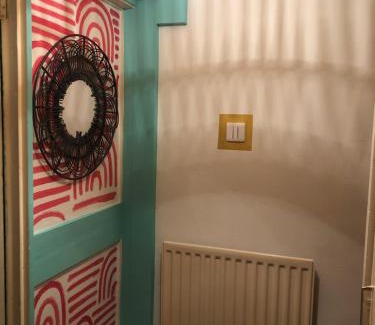 Washington House | Double rooms in relaxing, plant- filled, artsy home!