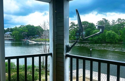 Wasaga Beach Apartment | Double Waterside Beach Oasis
