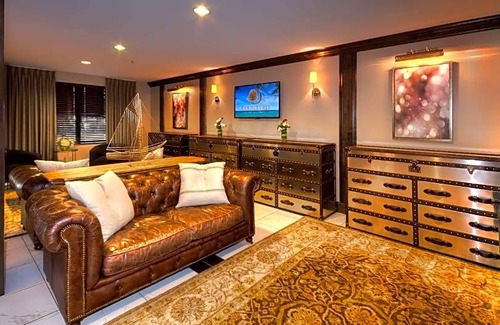 Port Huron Hotel | DoubleTree by Hilton Hotel Port Huron