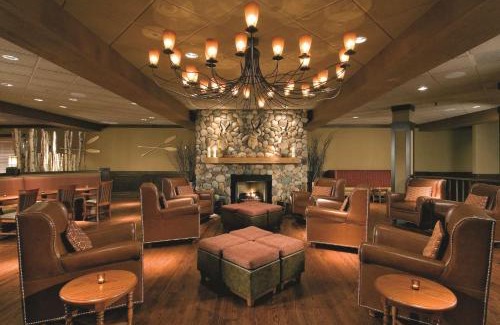 Arlington Heights Hotel | DoubleTree by Hilton Chicago - Arlington Heights