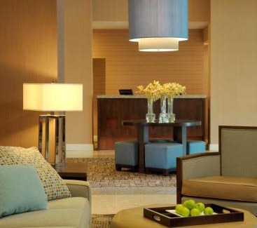 Maryland Heights Hotel | DoubleTree by Hilton St. Louis at Westport