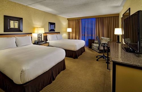 Arlington Heights Hotel | DoubleTree by Hilton Chicago - Arlington Heights