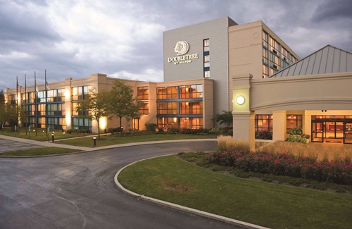 Arlington Heights Hotel | DoubleTree by Hilton Chicago - Arlington Heights