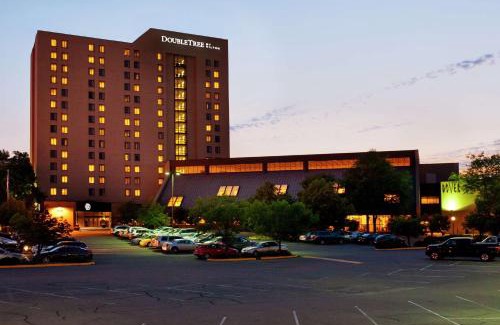 St. Louis Park Hotel | DoubleTree by Hilton Minneapolis Park Place
