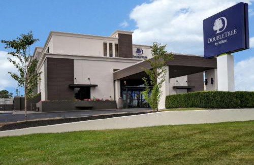 Airport Township Hotel | DoubleTree by Hilton St. Louis Airport, MO